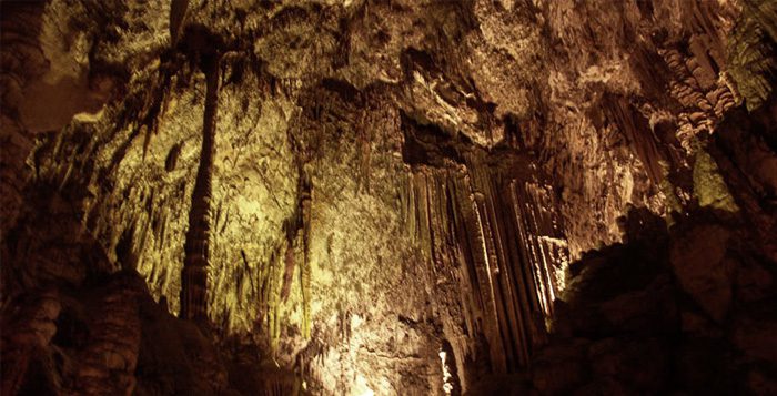 LebBox ilumina las cuevas de Artà de Mallorca