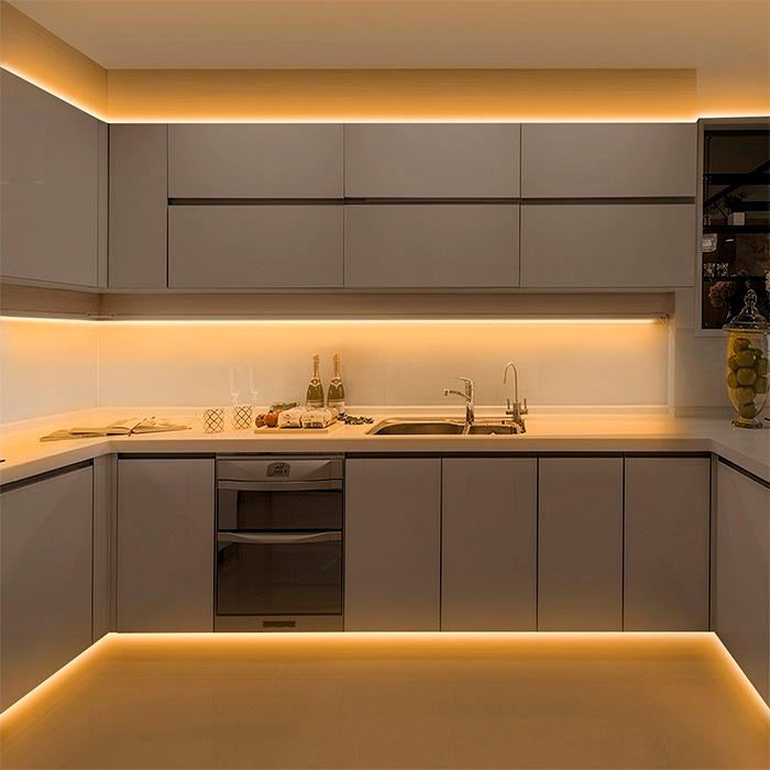 iluminar los armarios de una cocina oscura